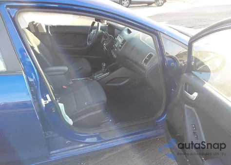 2017 Kia Forte Lx z USA, uszkodzony, nr VIN 3KPFL4A7XHE084884